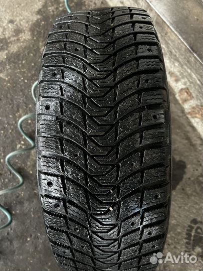 Michelin X-Ice 3 215/60 R16 99T