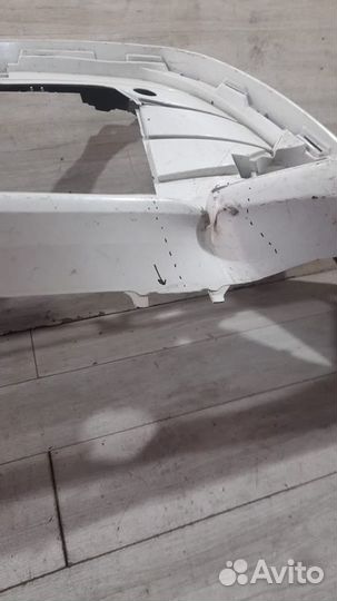 Бампер передний под парктроники и омыватели Toyota