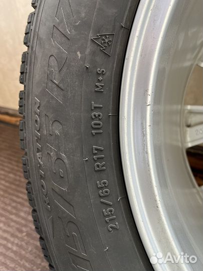 Pirelli Ice Zero 215/65 R17