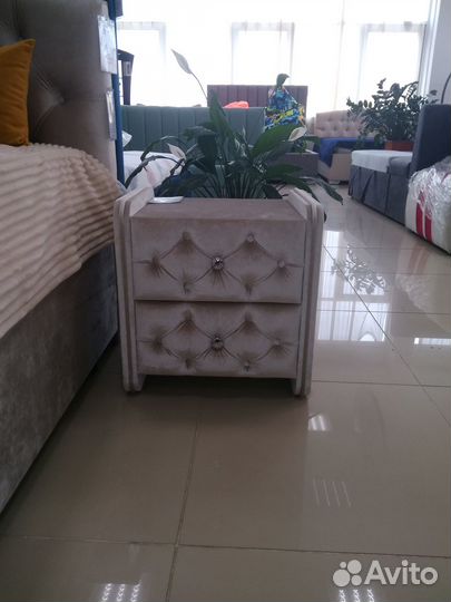 Тумба прикроватная