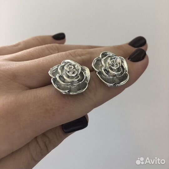 Серьги камелии стиль Chanel