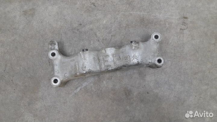 Кронштейн опоры двигателя Citroen C4 2 1.6 EP6