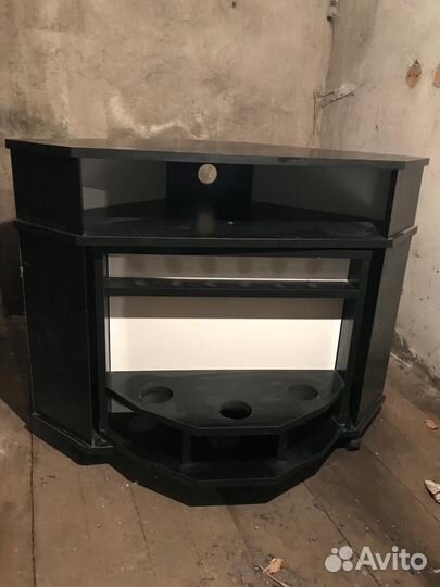 Тумба под телевизор угловая