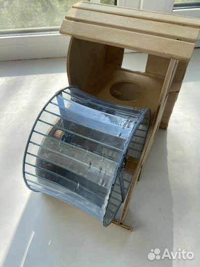 Колесо с домиком для хомяка