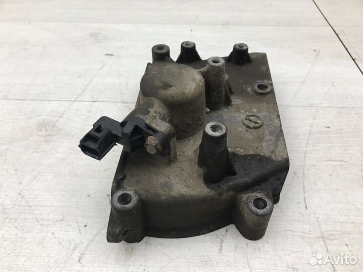 Крышка двигателя Mitsubishi L200 3 4G64 2001