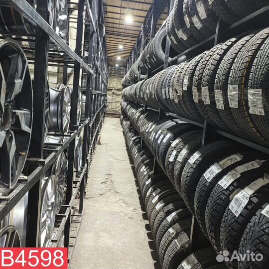 Nokian Tyres Hakkapeliitta R3 235/55 R20 97L