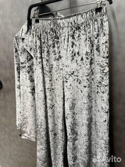 Шикарный велюровый костюм