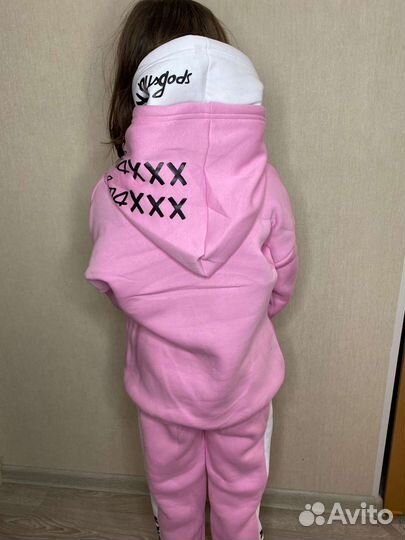 Костюм спортивный