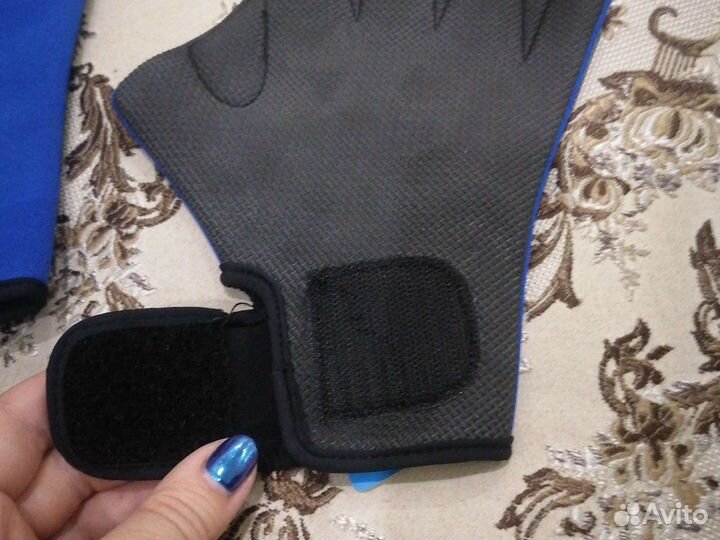 Перчатки для плавания