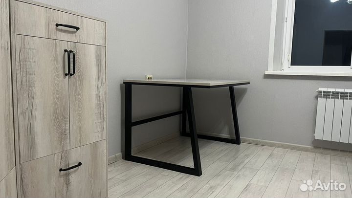 Письменный стол