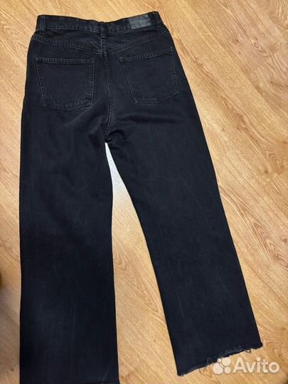 Джинсы широкие