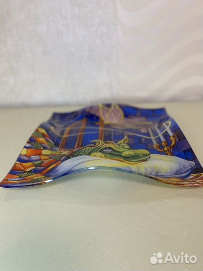 Тарелка сервировочная с драконом