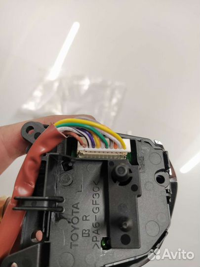 Кнопки на руль Toyota