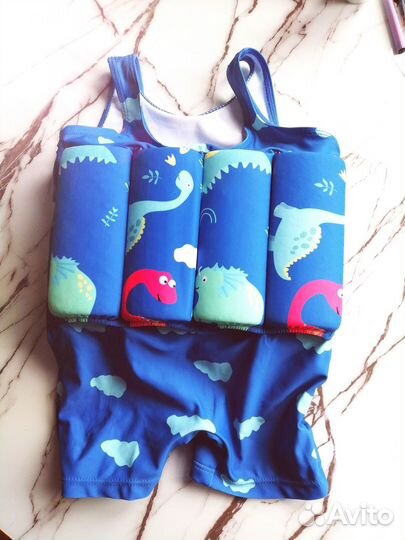 Плавательный костюм -поплавок на 2,5-3 года