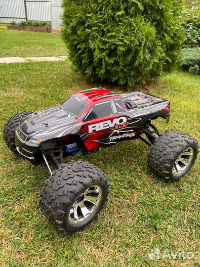 Радиоуправляемая машинка traxxas 3.3
