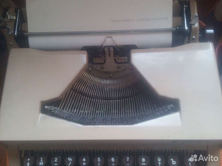 Печатная,пишущая машинка erika
