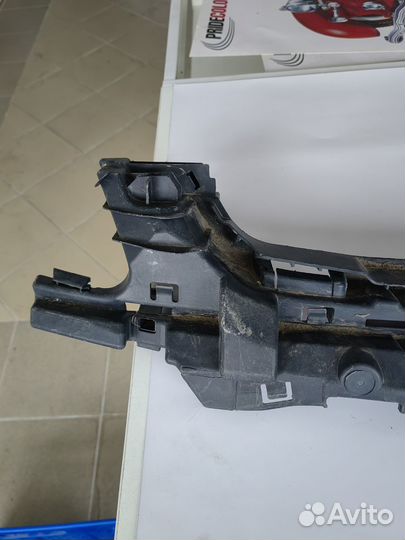 Усилитель бампера перед Ford Focus 2