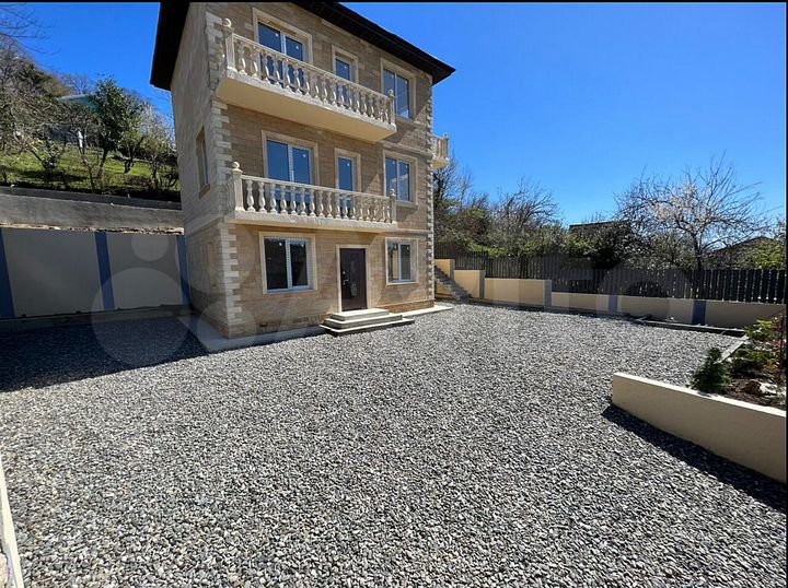 Дом 160,7 м² на участке 4,5 сот.