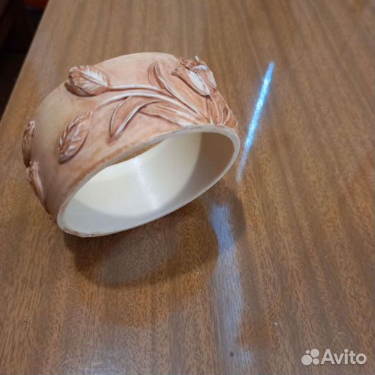 Браслет старинный пластик