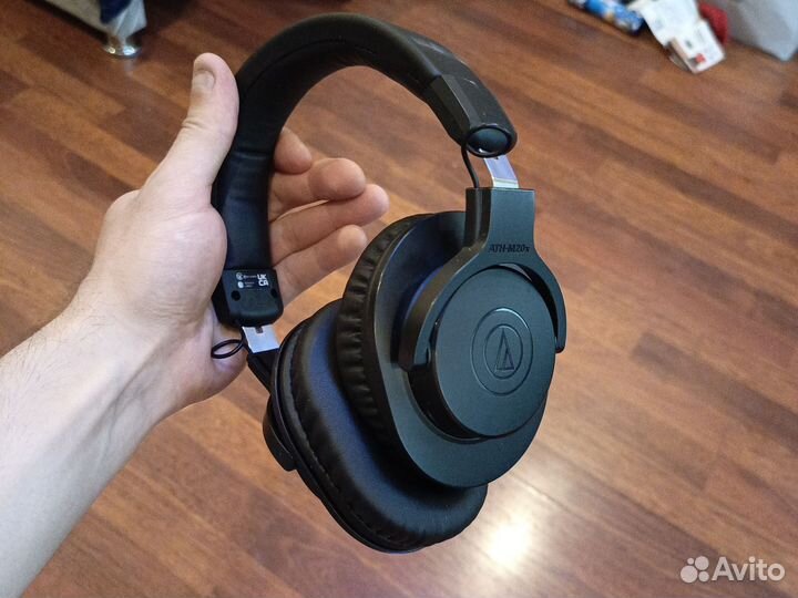 Беспроводные наушники накладные