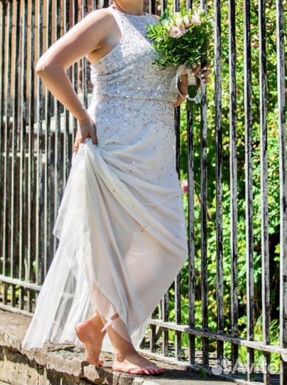 Свадебное платье со шлейфом