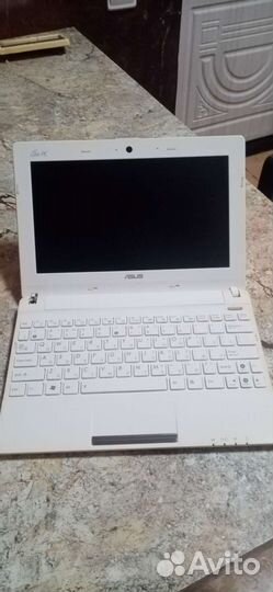 Нетбук asus