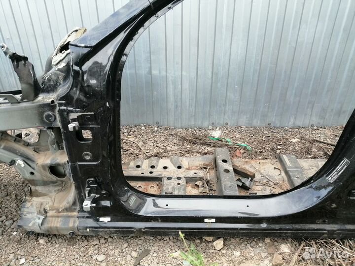 Порог левый Mercedes С W205 2014-2021