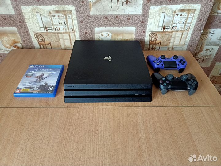 Sony ps4 PRO. Два геймпада. Гарантия
