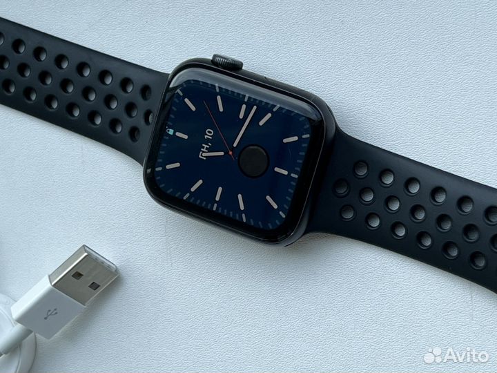 Apple Watch Nike Series 5, 44мм