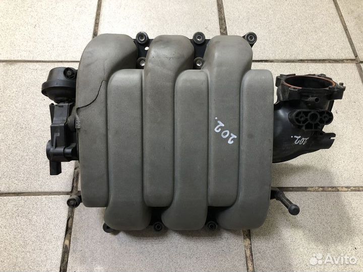 Впускной коллектор Audi A6 C6 3.2 BYU