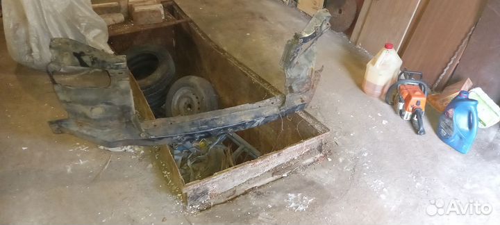 Усилитель переднего бампера