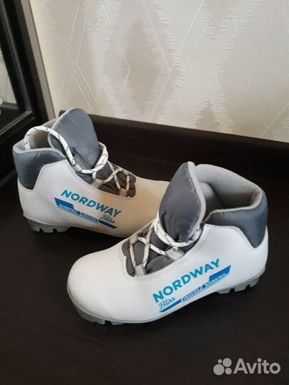 Лыжные ботинки