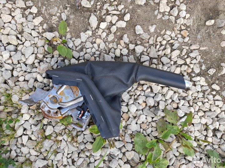 Ручка ручного тормоза Opel Astra H седан 1.6 2011