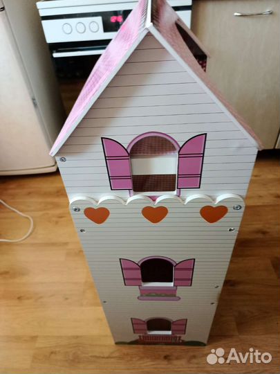 Кукольный домик с мебелью