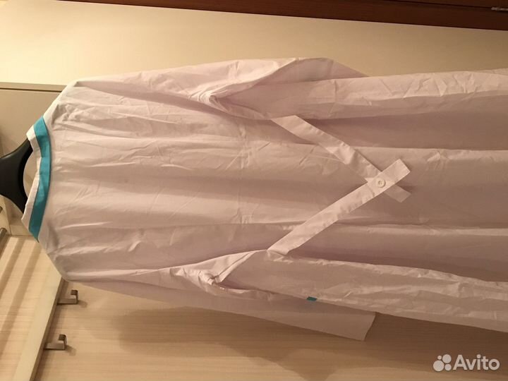 Белый медицинский халат