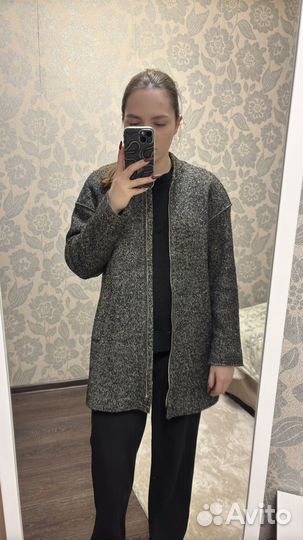 Продам женскую верхнюю одежду