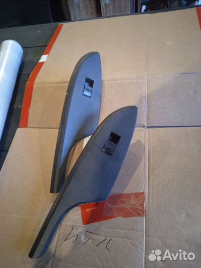 Правая кнопка стеклоподъёмника Тойота 150