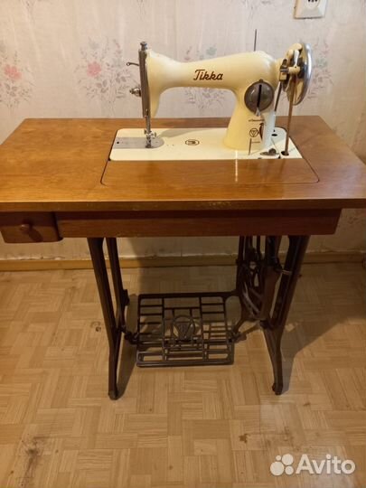 Швейная машинка Тикка