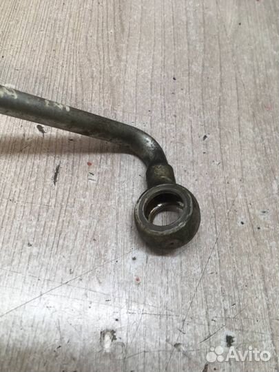 Б/У Трубка масляная правая Toyota Lexus IS2#001