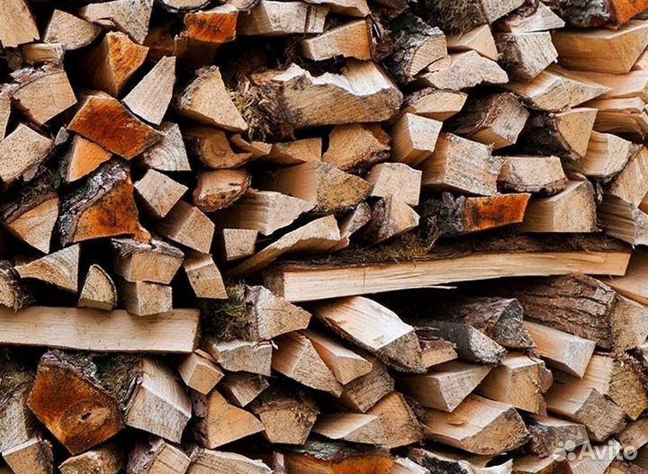 Дрова сложенные