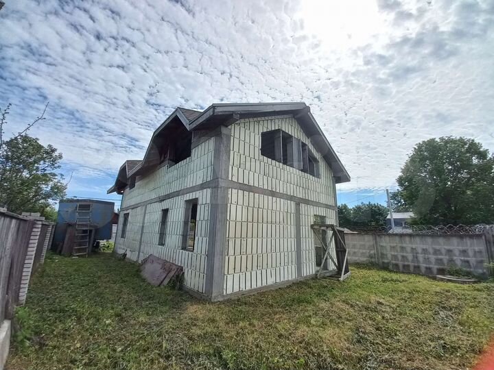 Дом 196 м² на участке 3 сот.