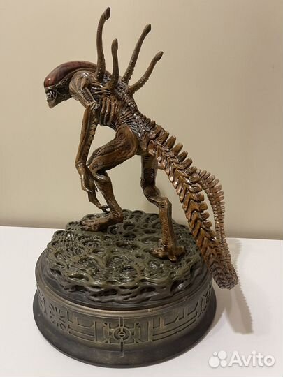 Sideshow Alien Resurrection statue