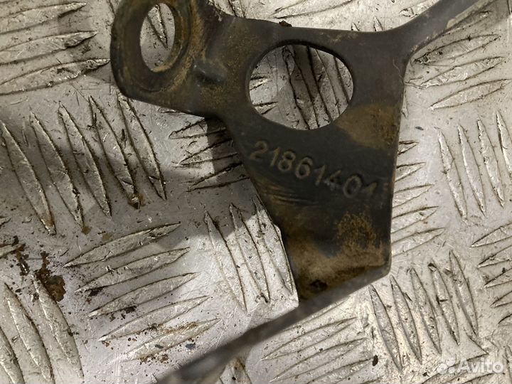 Кронштейн Volvo 21861401