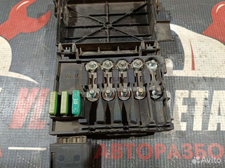 Блок предохранителей Skoda Octavia Tour