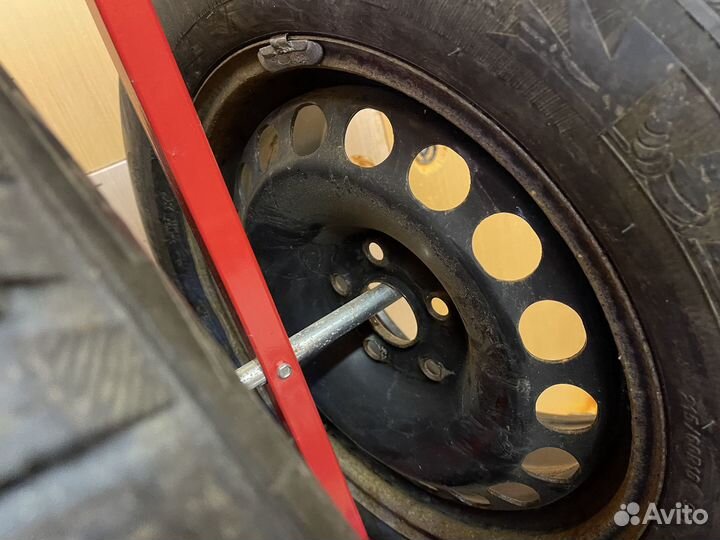 Michelin X-Ice North 3 215/60 R16 на дисках