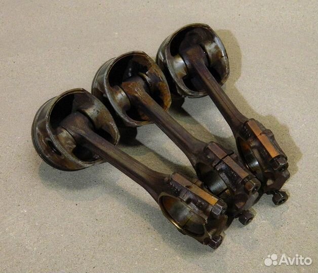 Шатун с поршнем VW Polo 3 1.6 (AFT)