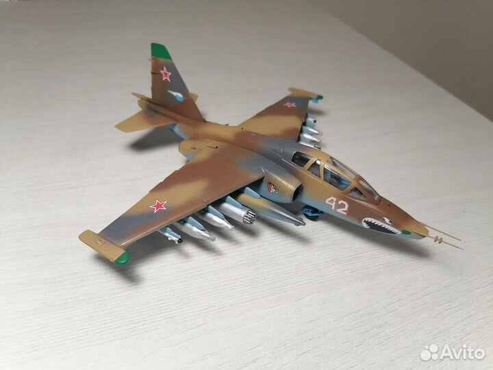 Модель Су-25уб спарка 1:72