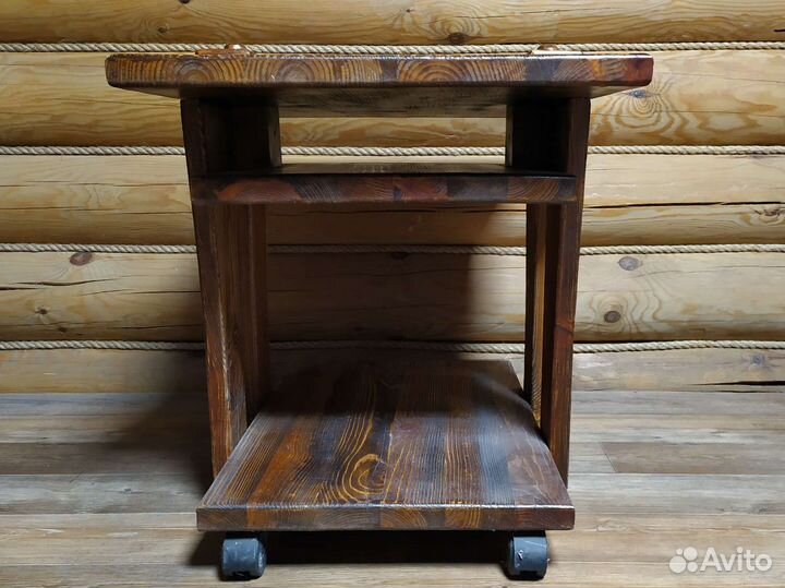 Журнальный столик на колесах с полкой