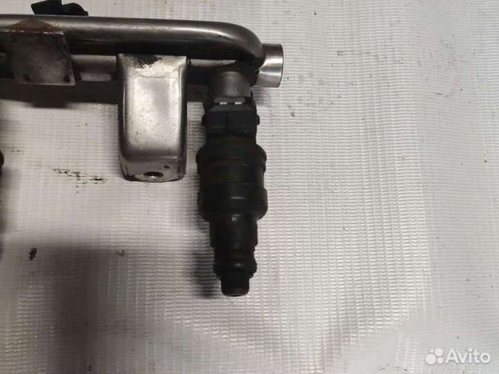 Форсунка топливная Фольксваген Пассат В5