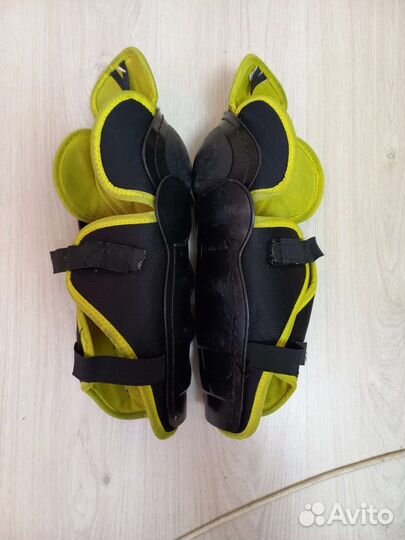 Хоккейные наколенники детские